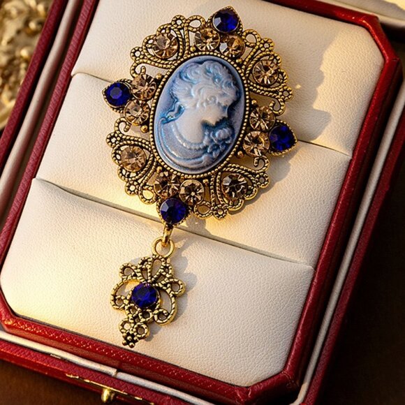 Blue Cameo Brooch Pin/ Antique Gold Tone - Picture 1 of 2